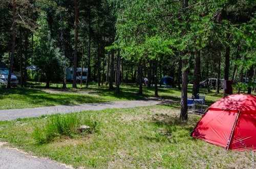 Camping L'Iscle de Prelles *** — Kamp yeri in Saint-Martin-de-Queyrières 