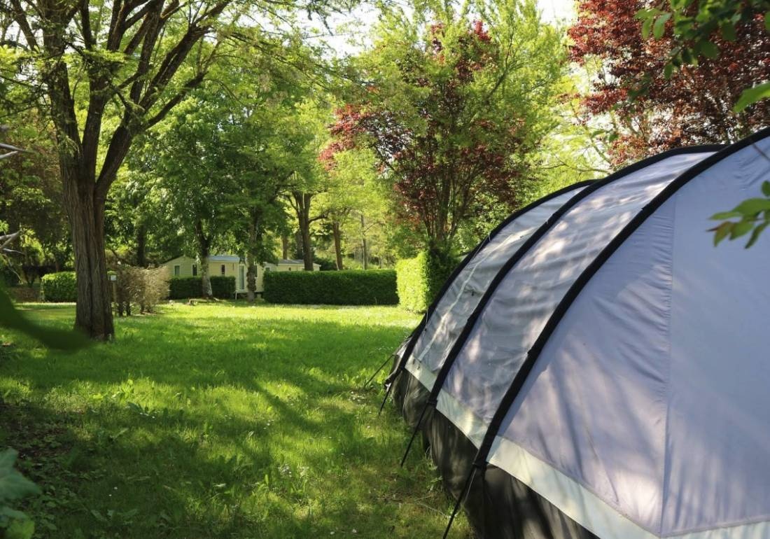 Camping Le Céou *** — Camping in Saint-Cybranet