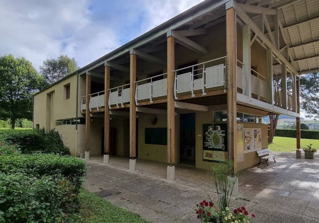 Camping Municipal Le Colombier — Campingplats in Billom