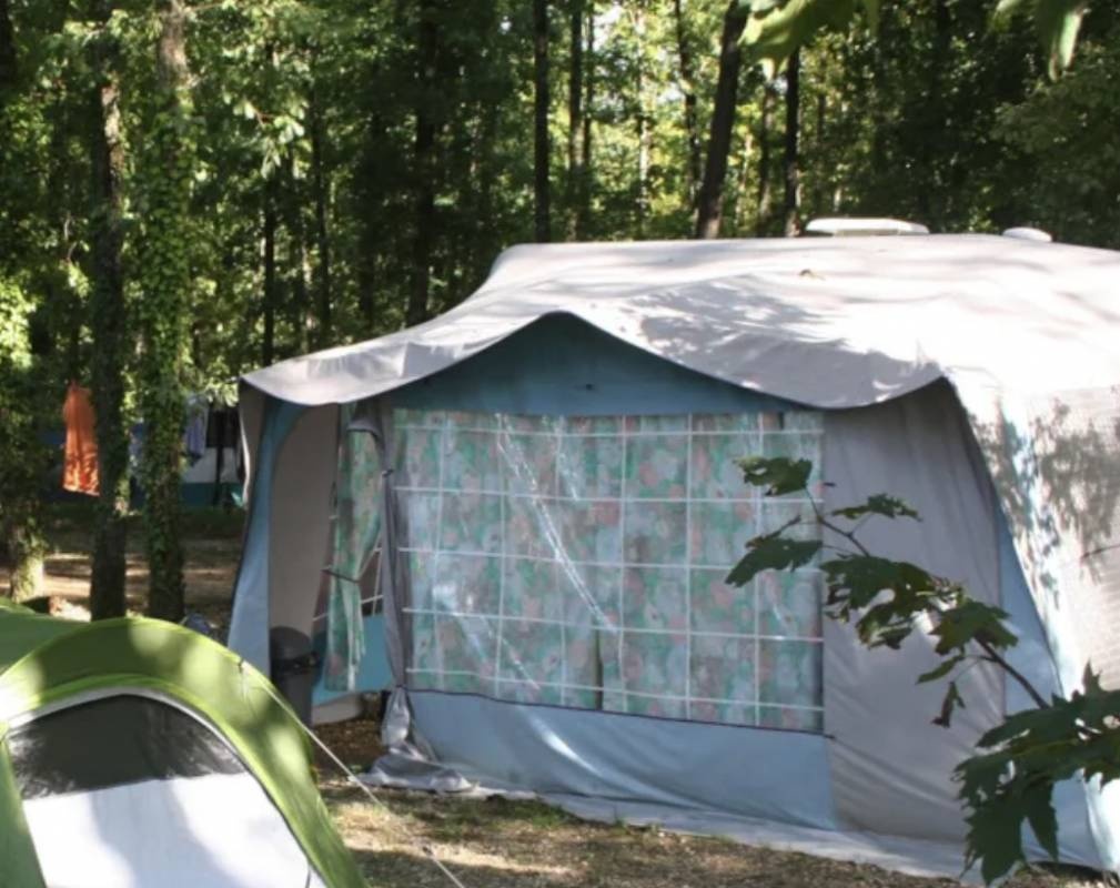 Camping l'Evasion — Area da campeggio in Puy-l'Évêque 