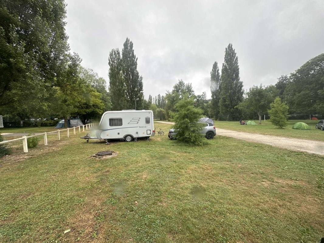 Camping Bords de l'Eure — Campingplads in Chartres
