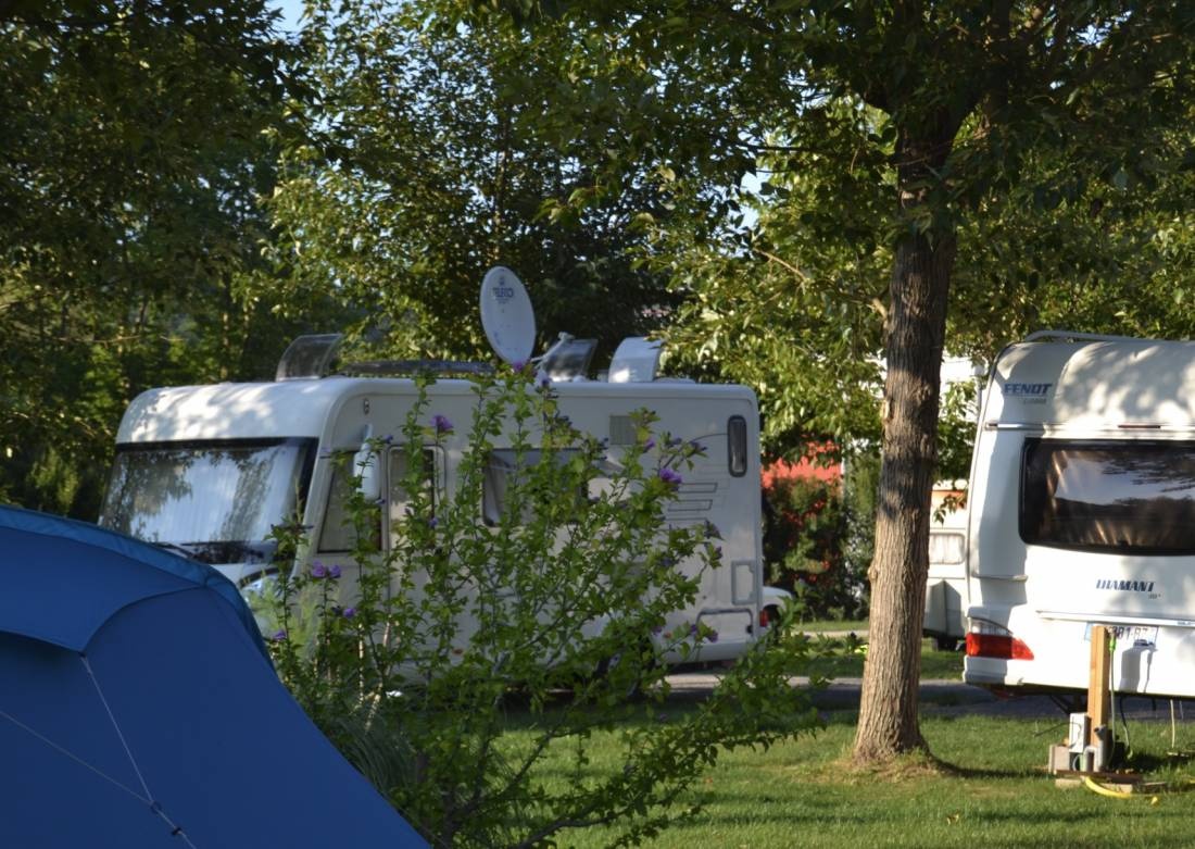 Camping Les Terrasses de Xapitalia — Kemp in Hasparren