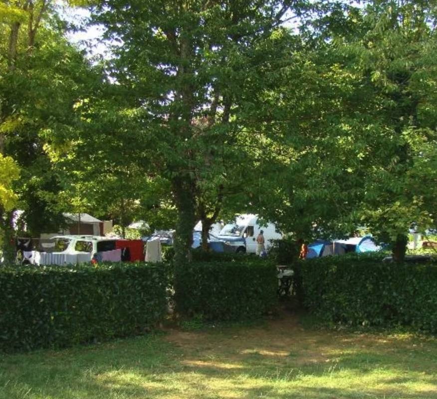 Camping Le Pigeonnier *** — Campingplads in Saint-Crépin-et-Carlucet