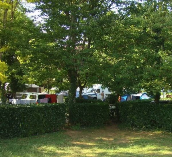 Camping Le Pigeonnier ***