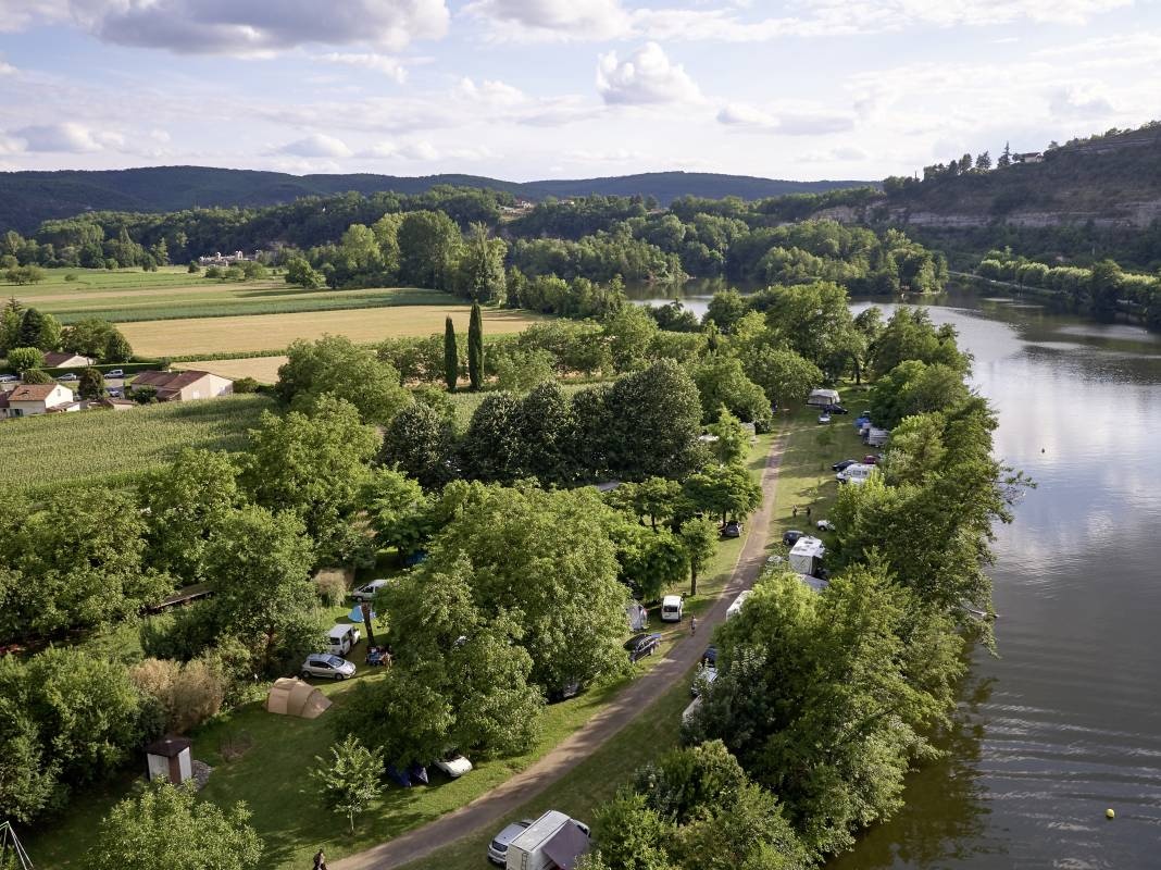 Camping Le Plan D'eau — Kemp in Salvagnac-Cajarc