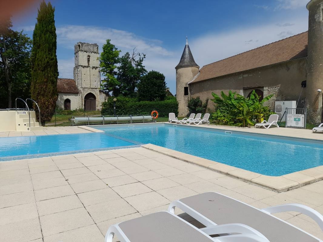 Camping Le Petit Trianon de Saint Ustre — Kemp in Ingrandes