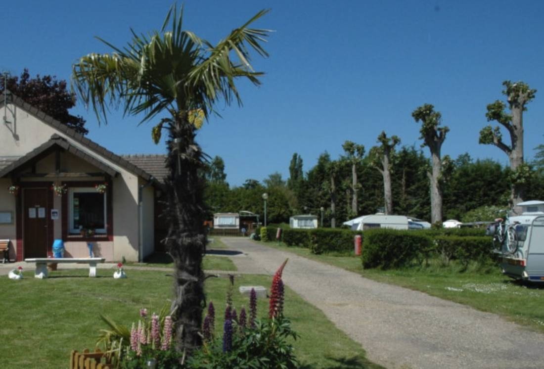 Camping Des Berges De L' Iton *** — Camping in Breteuil