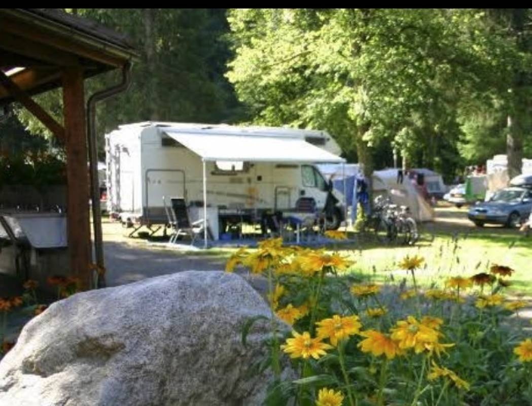 Camping Les Deux Ballons — Kemp in Saint-Maurice-sur-Moselle