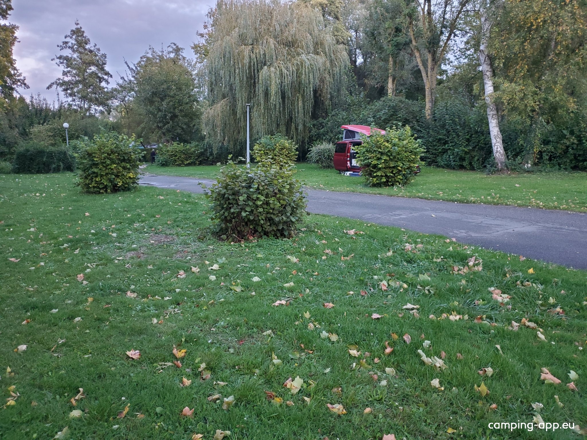 Camping La Peupleraie — Місце для кемпінгу in Bray-sur-Seine 