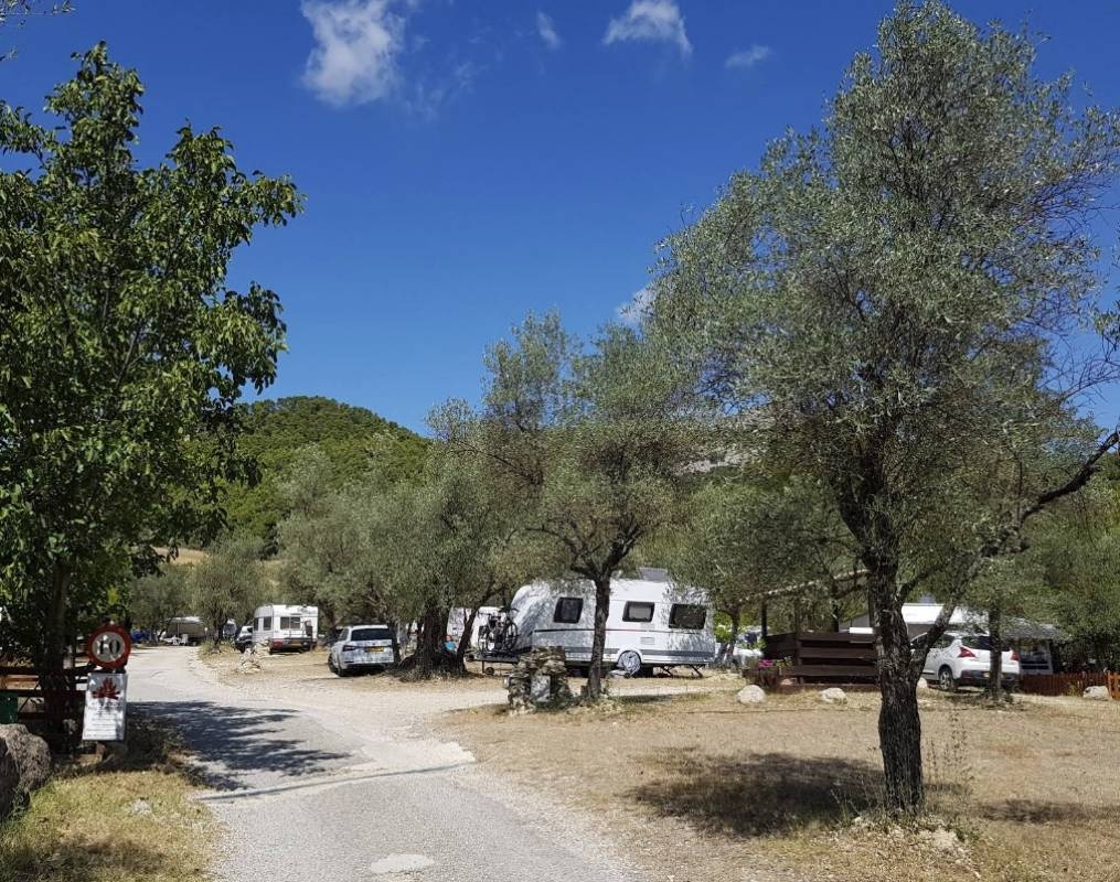 Camping de la Gautière *** — Campingplass in La Penne-sur-l'Ouvèze 