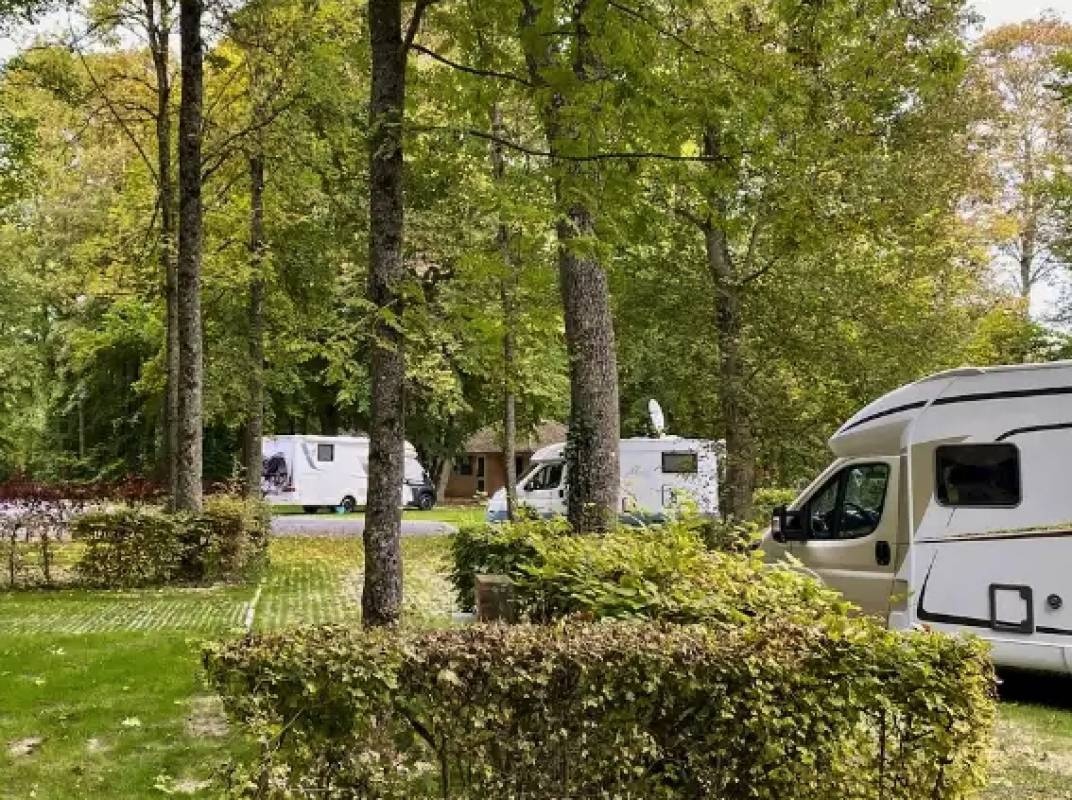 Stellplatz Connantre — Karavan Sitesi in Connantre