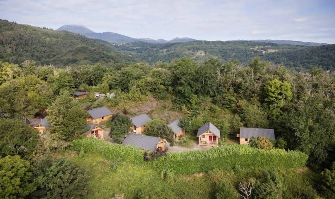 Camping Huttopia Royat — Area da campeggio in Royat / Auvergne-Rhône-Alpes