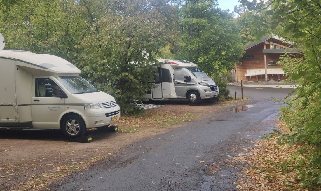 Camping Huttopia Royat — Campingplats in Royat / Auvergne-Rhône-Alpes