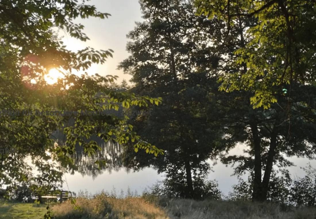 Camping & Bar-Restaurant L’Emaraude du Lac *** — Camping in Cunlhat