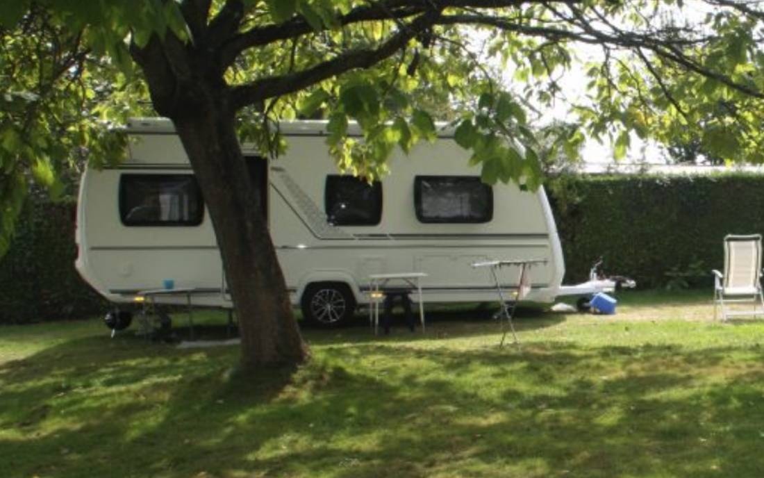 Camping Beauseéour *** — Area da campeggio in Saint-Samson-sur-Rance 