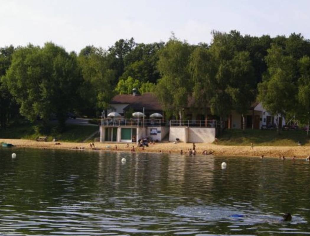 Camping l'Etang Grènetier — Campingplatz in Cercy-la-Tour 