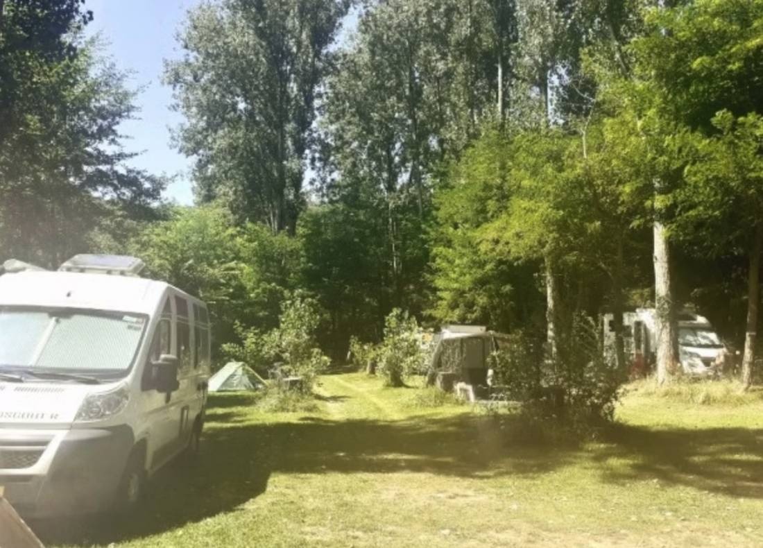 Camp Vallee Du Tarn — Sítio de acampamento in Courris 