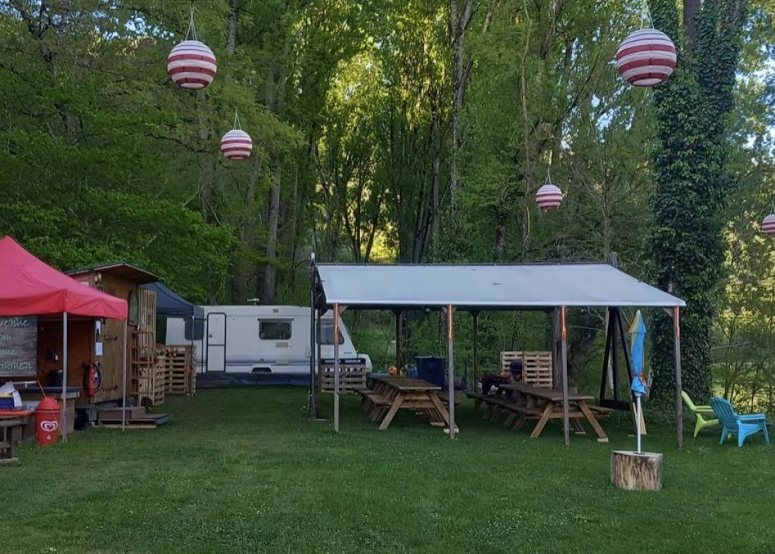 Camp Vallee Du Tarn — Campingplass in Courris 