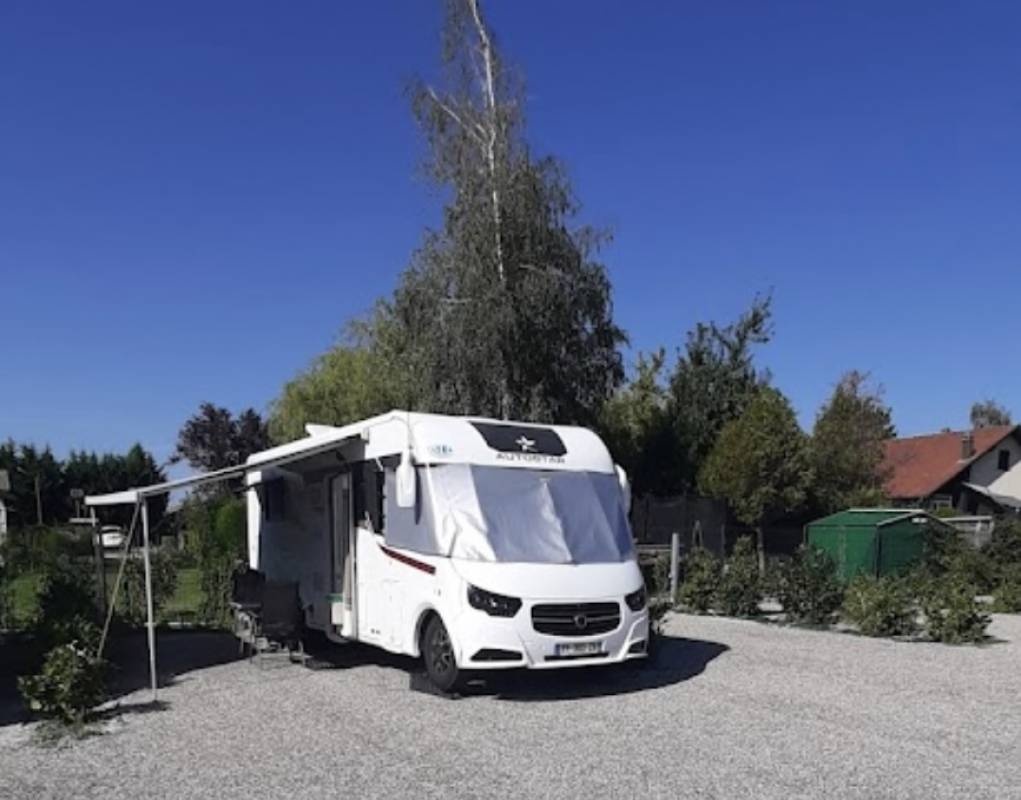 Camping le refuge des pecheurs — Area da campeggio in Holving