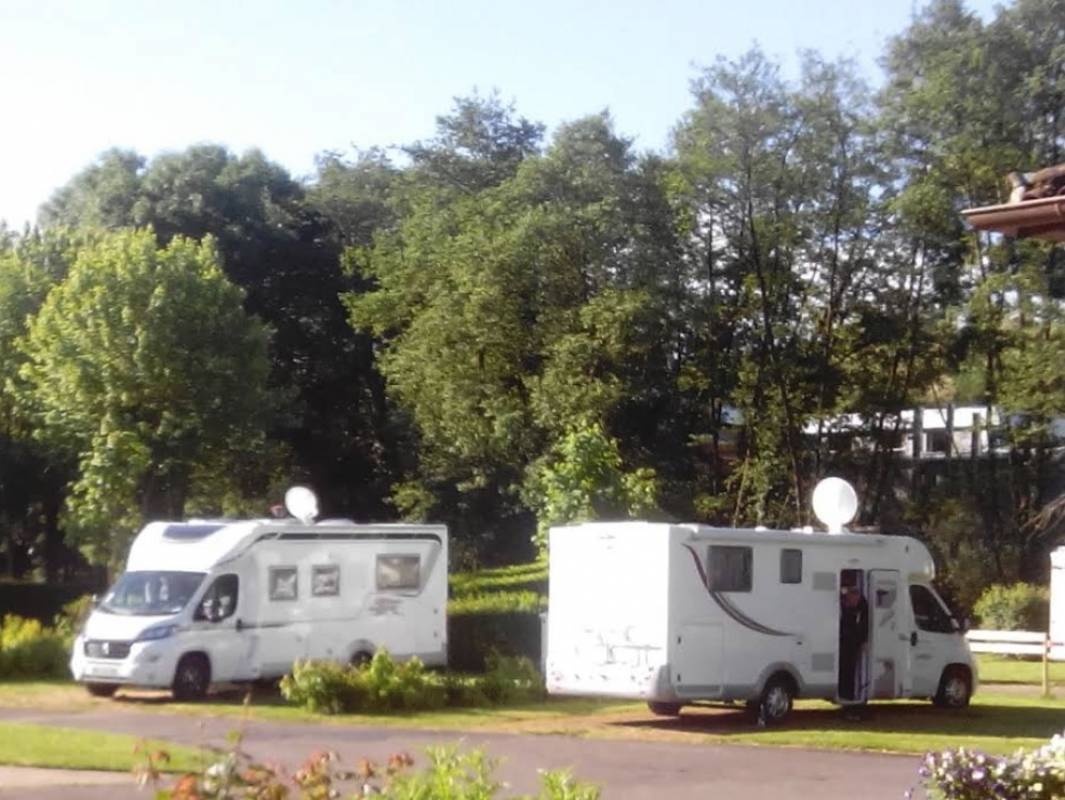 Camping du Vieux Moulin *** — Sítio de acampamento in Châtillon-sur-Chalaronne