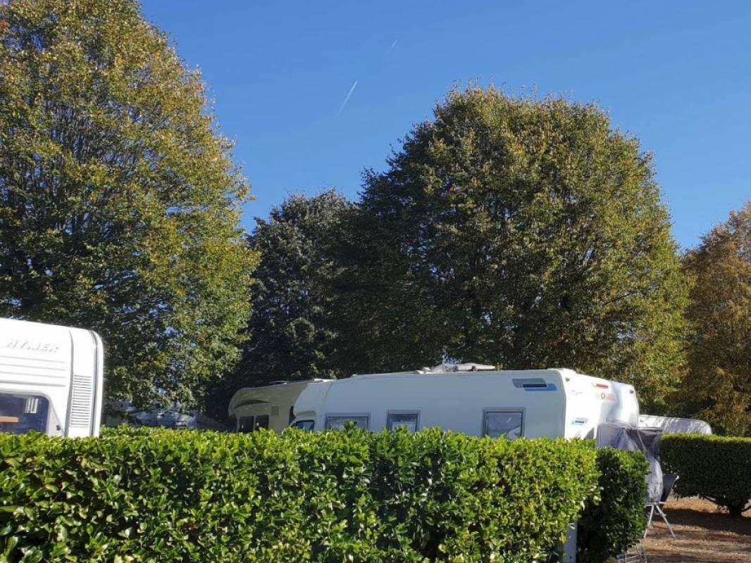 Camping Sainte Geneviève sur Argence — Kemping in Argences en Aubrac