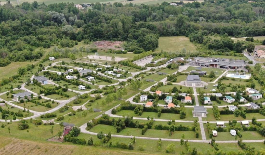 Camping du plan d'eau **** — Cámping in Saint-Yrieix-sur-Charente