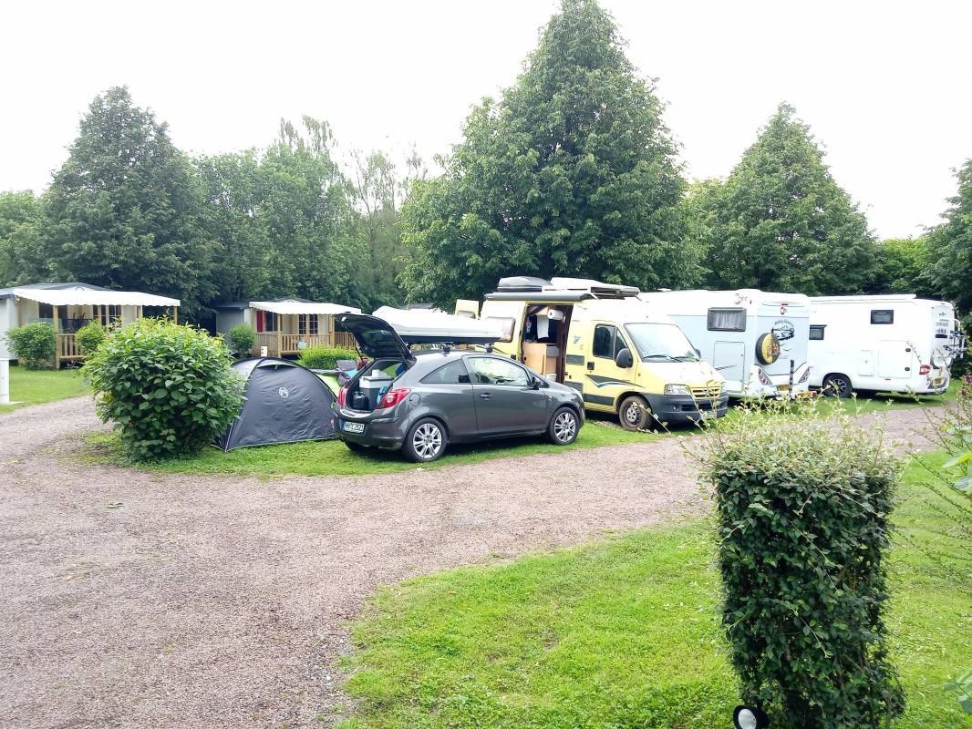 Camping Municipal Du Velodrome ** — Campingplass in Albert / Nouvelle-Aquitaine