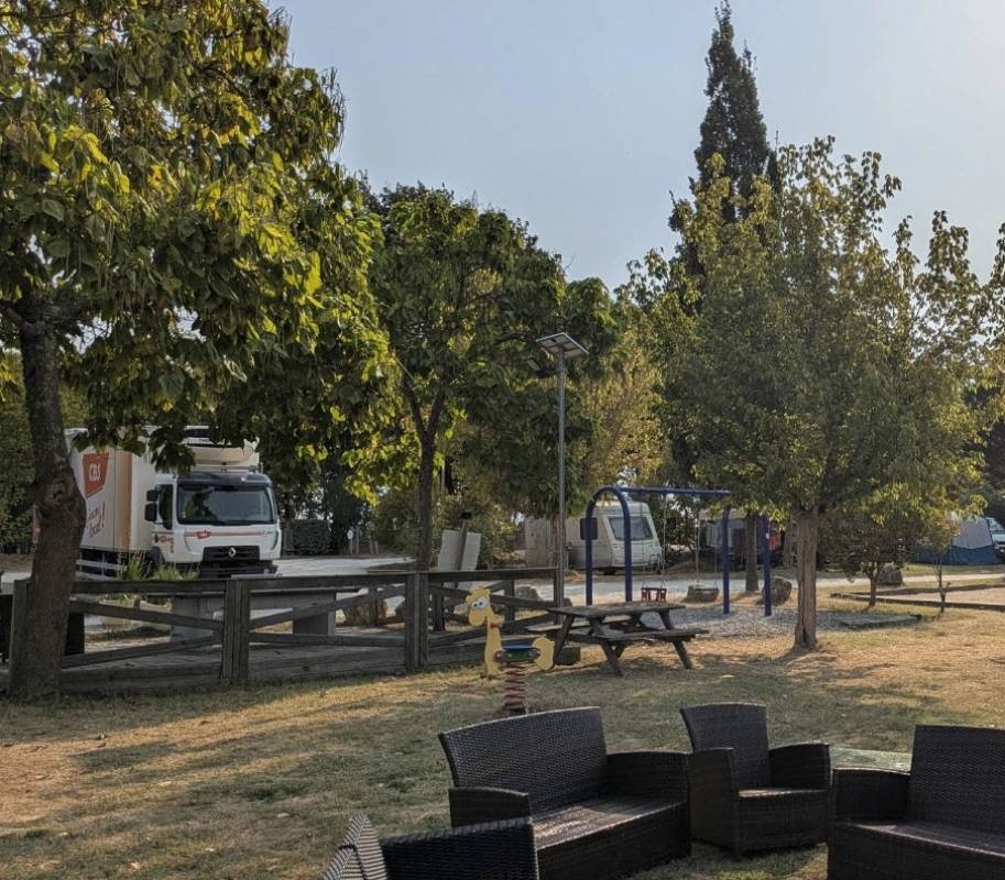 Camping des Etangs *** — Camping in Garganvillar