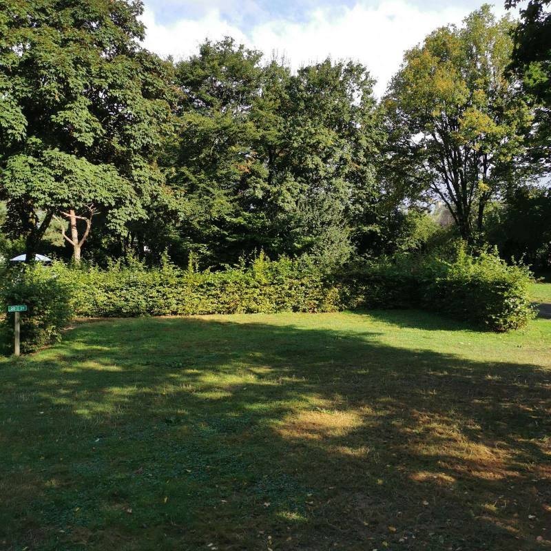 Camping Les Grands Bosquets — Sítio de acampamento in Châteaugiron / Hauts-de-France