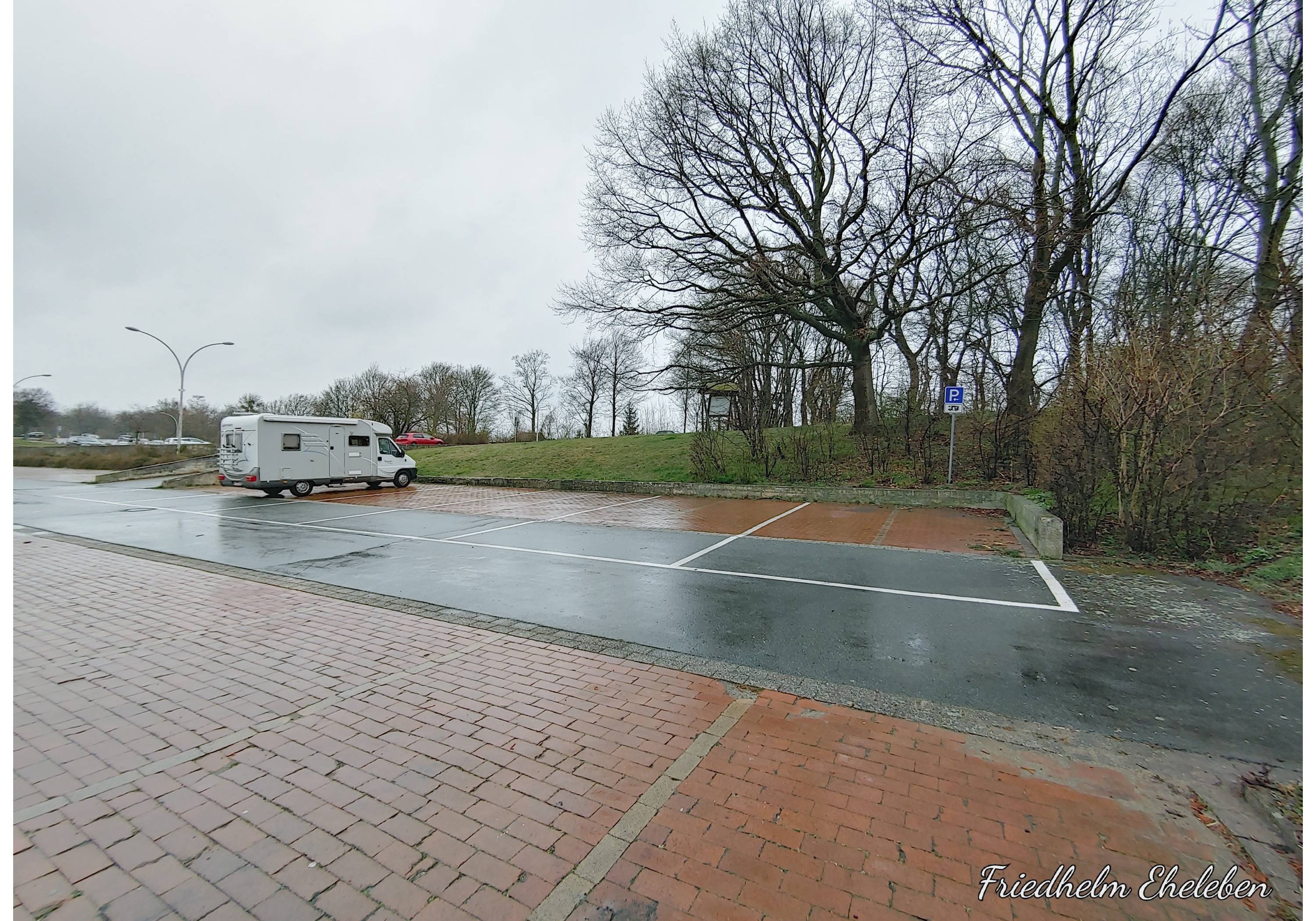 Stellplatz am Thermalsolbad Salzgitter — Parking do przenocowania in Salzgitter