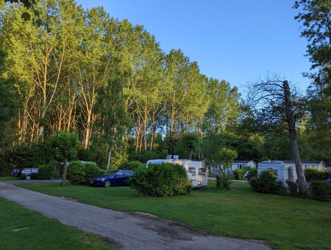Flower Camping La Samaritaine *** — Campingplatz in Buzancy