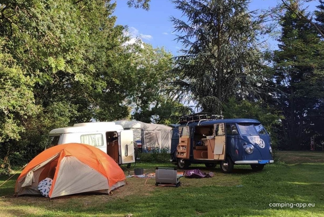 Domaine Des Messires **** — Sítio de acampamento in Herpelmont