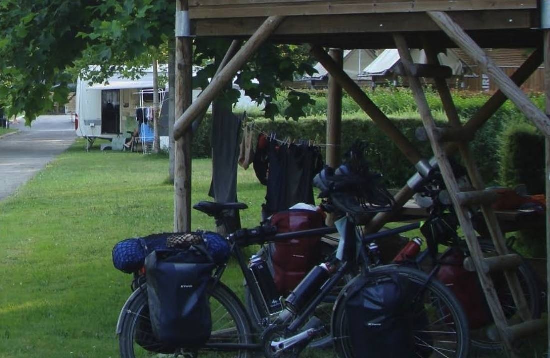 Camping du Gué St. Léonard — Camping Site in Mayenne