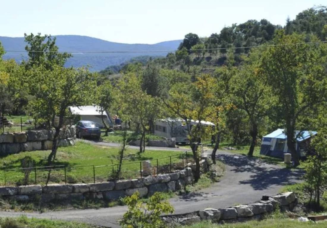 Domain de Chadeyron **** — 露营地 in Lagorce