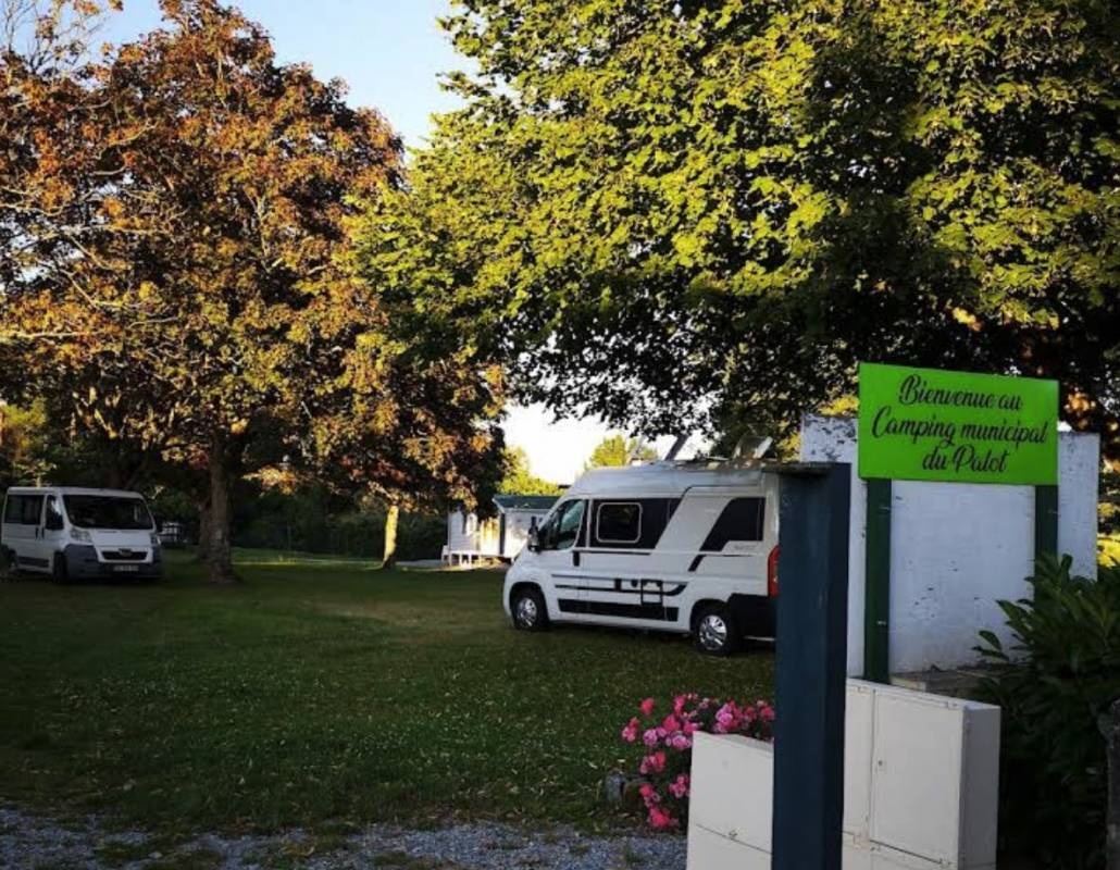 Camping Municipal Fresselines — Kamp yeri in Fresselines