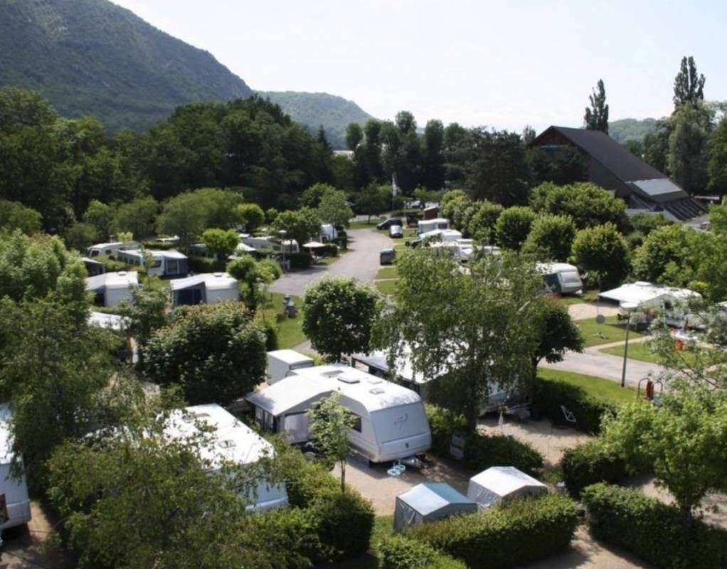Camping Le Savoy **** — Camping in Challes-les-Eaux