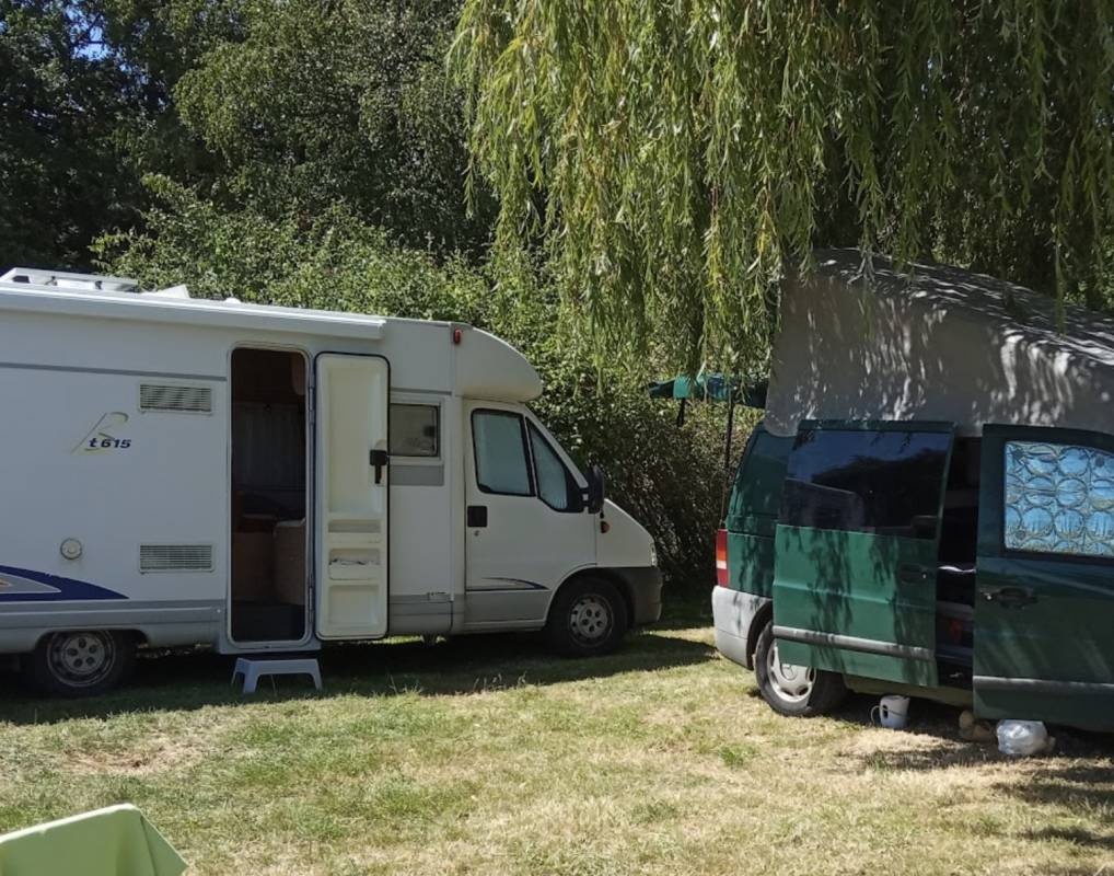 Camping Municipal du Pont d'Oust ** — Area da campeggio in Peillac