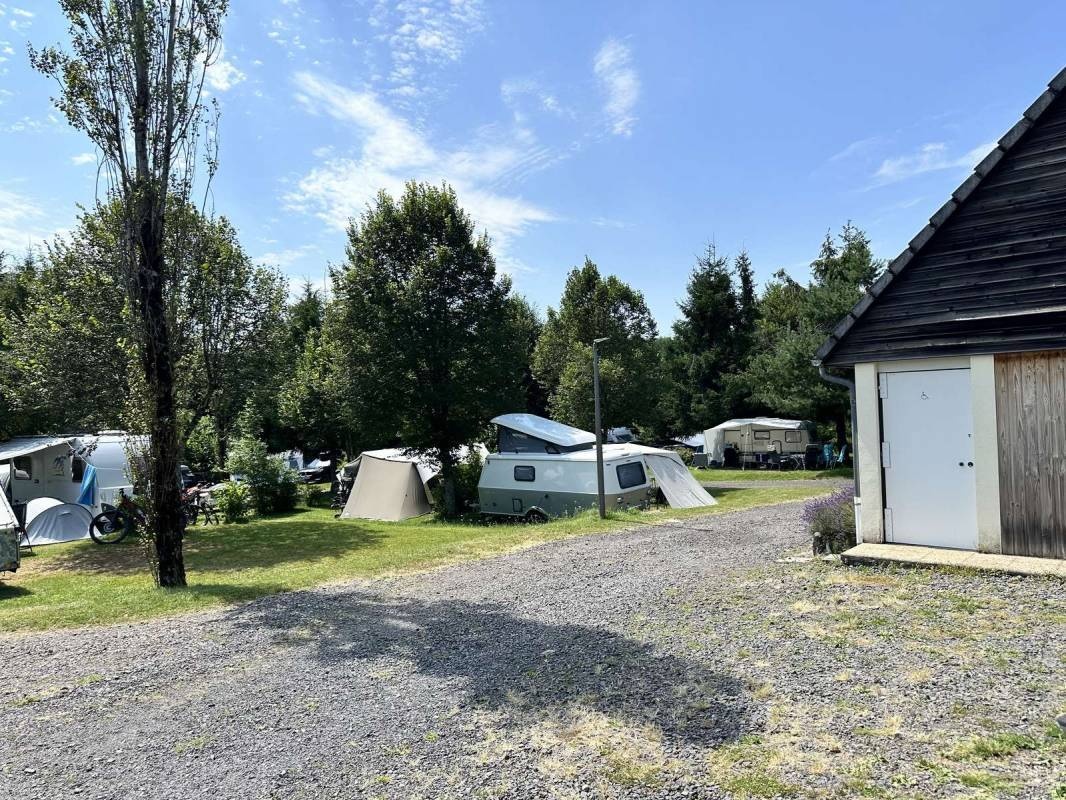 Camping La Chauderie — Camping in La Tour-d'Auvergne / Auvergne-Rhône-Alpes