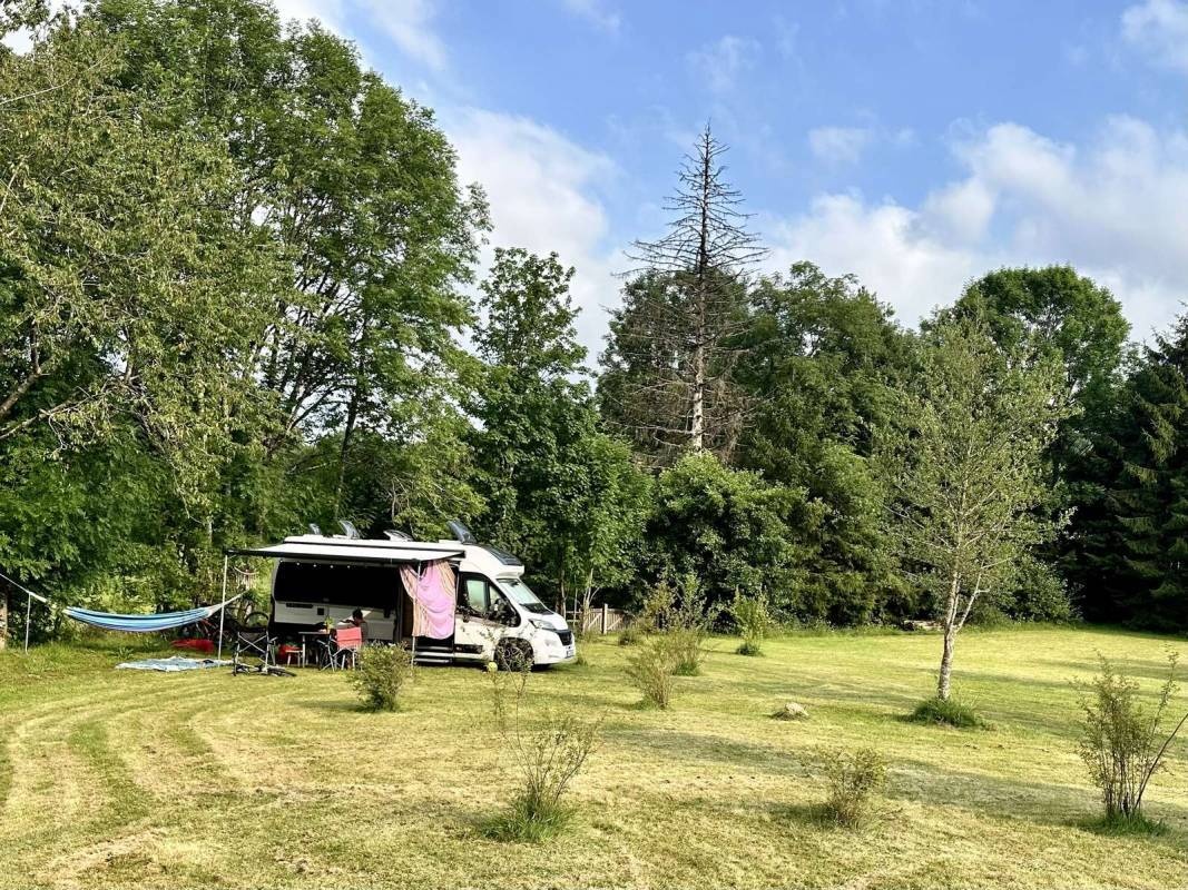 Camping La Chauderie — Cámping in La Tour-d'Auvergne / Auvergne-Rhône-Alpes
