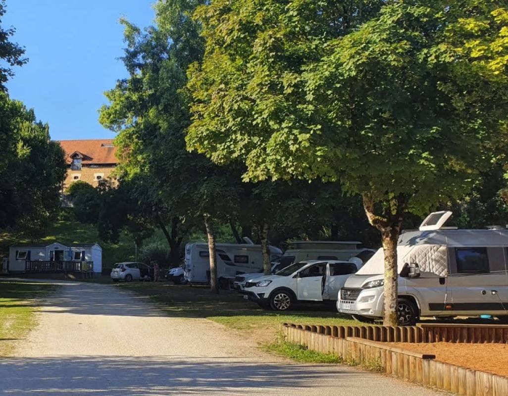 Camping Municipal Les Greves — Kemp in Aixe-sur-Vienne