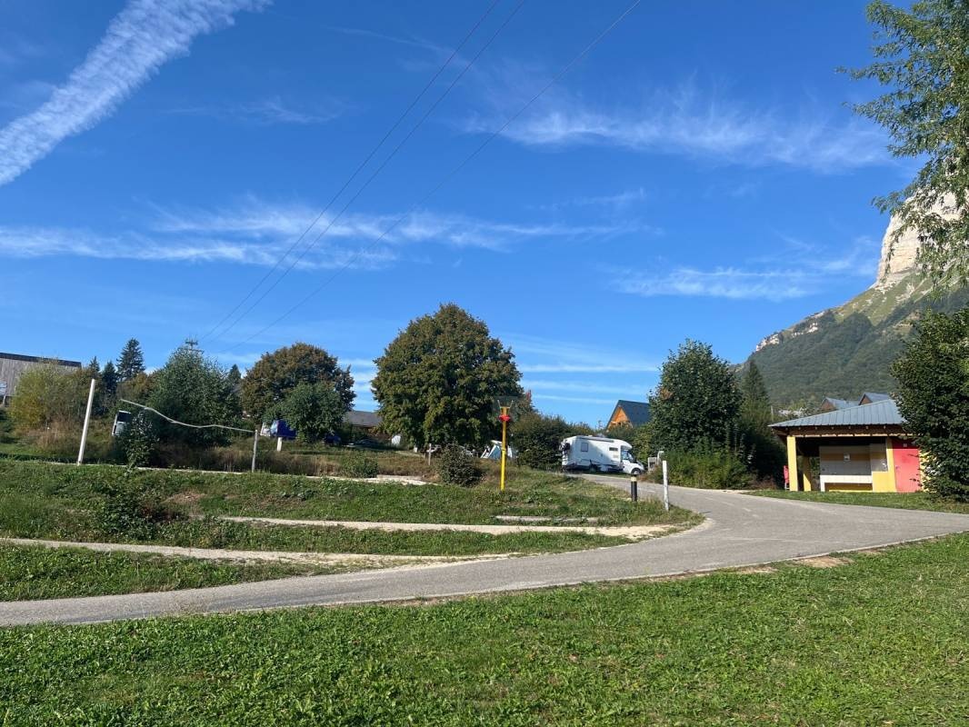 Camping des Petites Roches — Місце для кемпінгу in Plateau-des-Petites-Roches