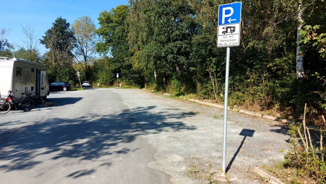 Übernachtungsparkplatz am Untreusee Hof — Area di sosta in Hof