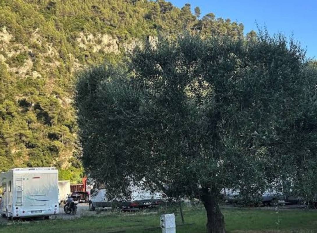 Camping Nice Al Boucle d'Or ** — Campingplass in La Roquette-sur-Var