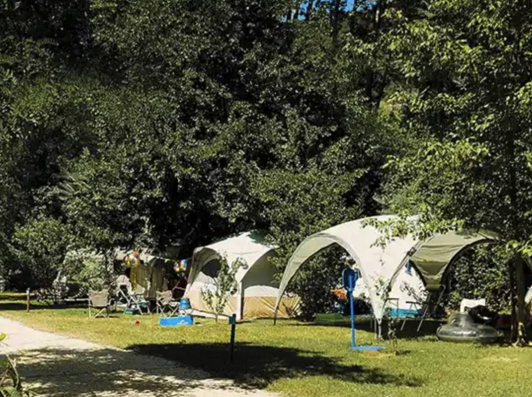 Camping La Plage*** — Cámping in Saint-André-de-Roquepertuis