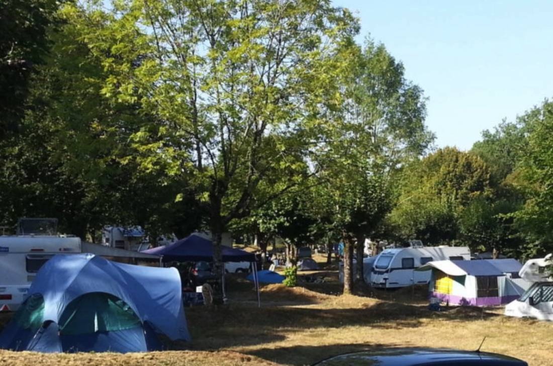 Camping du Lac de Bournazel **** — Місце для кемпінгу in Seilhac