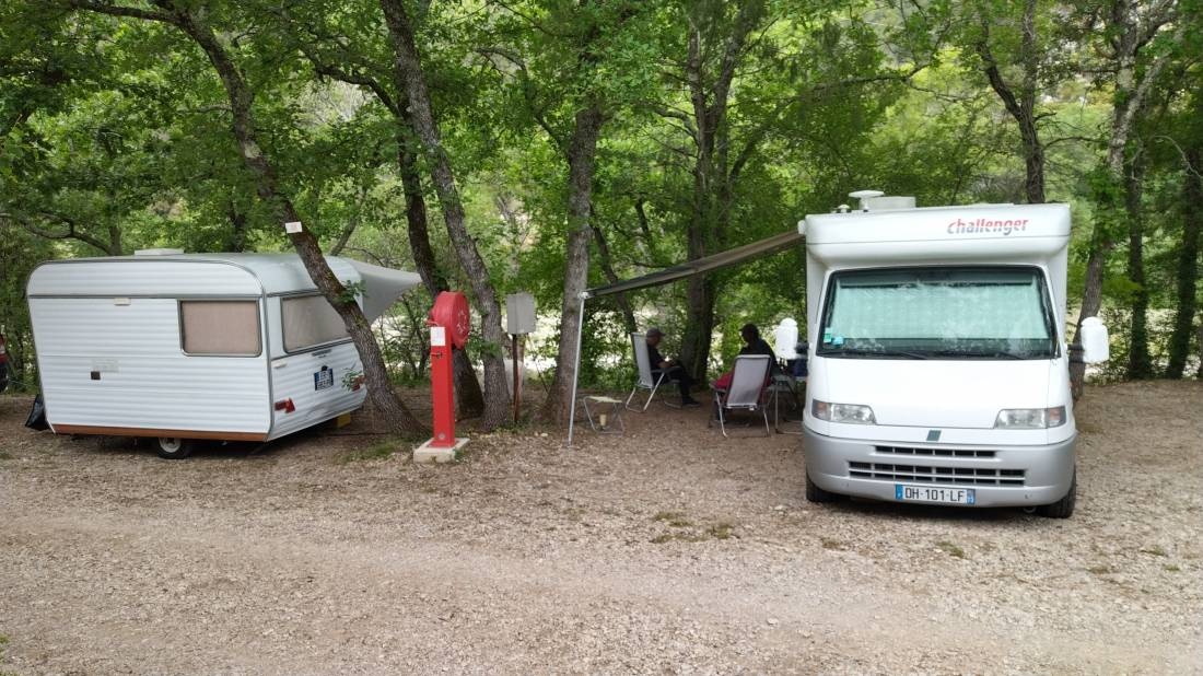 Camping Les Trois Rivieres — Campingplats in Entrechaux / Pays de la Loire