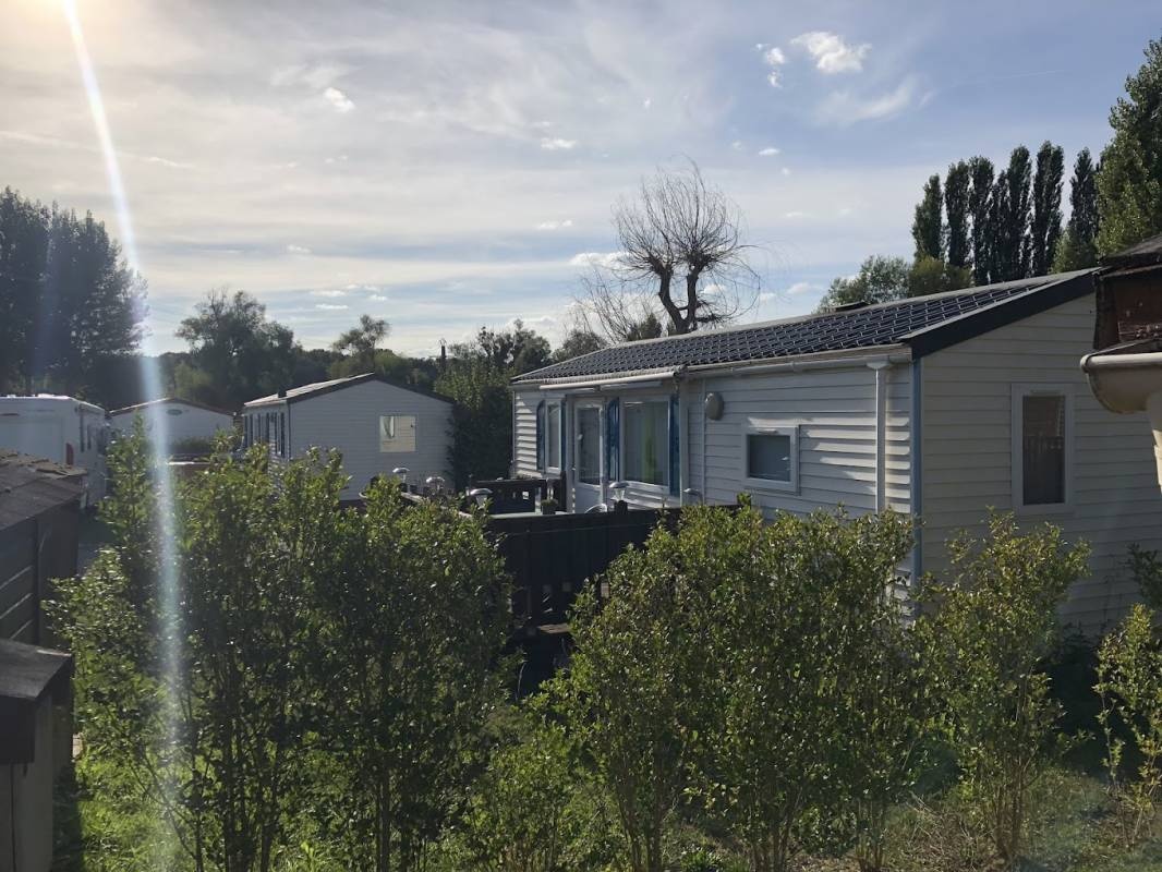 Camping Princes — Campingplass in Asnières-sur-Oise / Île-de-France