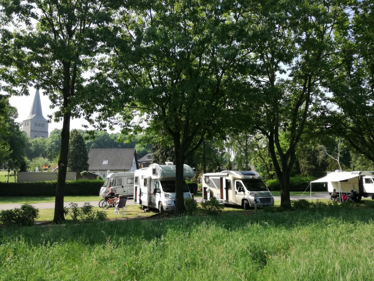 Stellplatz Emmerich Hochelten — Stellplatz in Emmerich