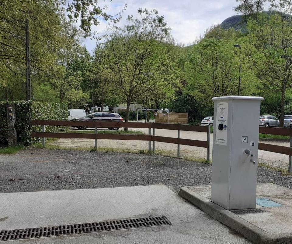 Stellplatz Avèze — 露营车营地 in Avèze