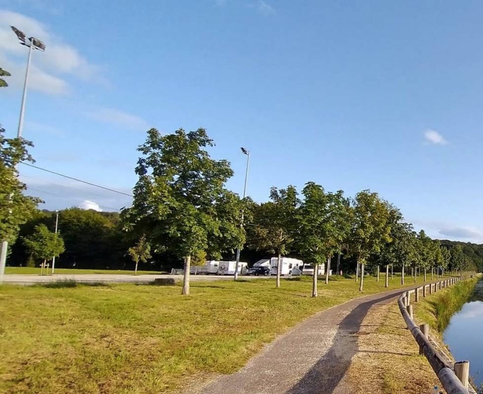 Camping de la Maladière — Місце для кемпінгу in Port-sur-Saône